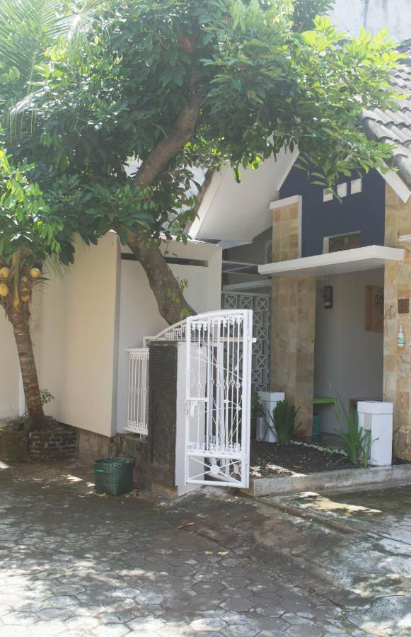 Cipta Guesthouse Yogyakarta Buitenkant foto